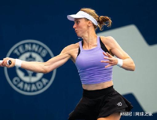 欧联比赛中一球员嘲讽对手鼻子形状，多名队友上前打抱不平