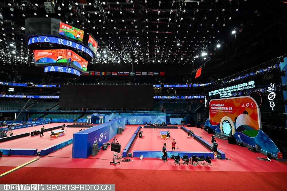 德甲战报：Y.迪奥曼德帽子戏法，RB莱比锡6-0狂胜法兰克福